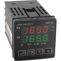 [NVT011611] Series 16C Controlador De Temperatura 1/16 DIN (16C-2: Controlador de temperatura DIN 1/16, salida de pulsación de voltaje.)