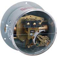 [NVT014374] Series DP Presostato Diferencial De Doble Fuelle (DPA-33-153-61: Interruptor de presión diferencial, fuelle de latón, rango de 0-10 psid (0-0.7 bar), presión máxima de 50 psig (3.5 bar), banda muerta mínima de 1.0 psid (0.07 bar).)
